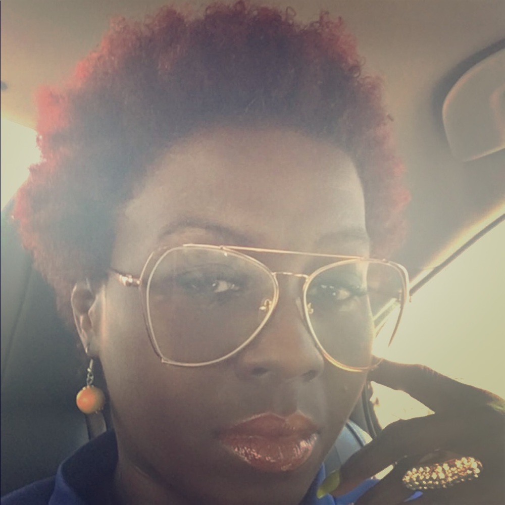 Meet your Posher, Nikki